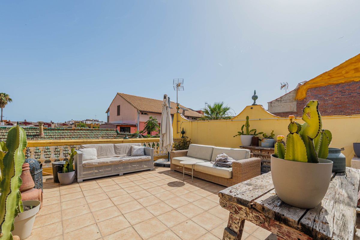 Anders te koop in Málaga Este | 7 slaapkamers H5426305
