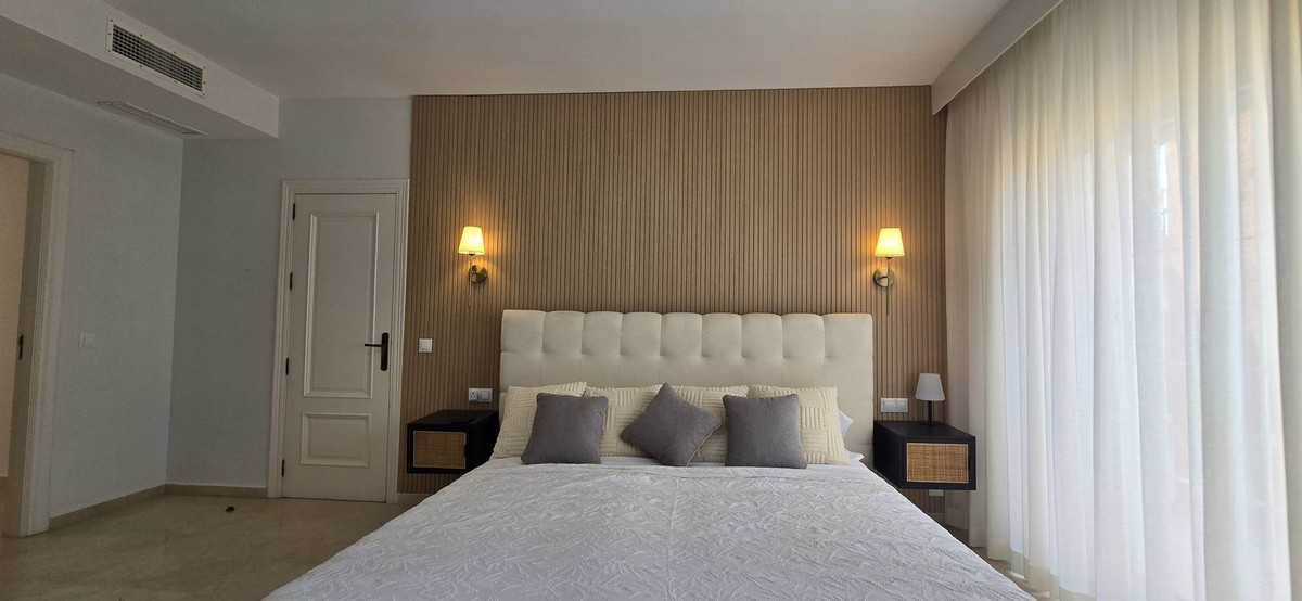 Appartement te koop in New Golden Mile | 3 slaapkamers H5463805