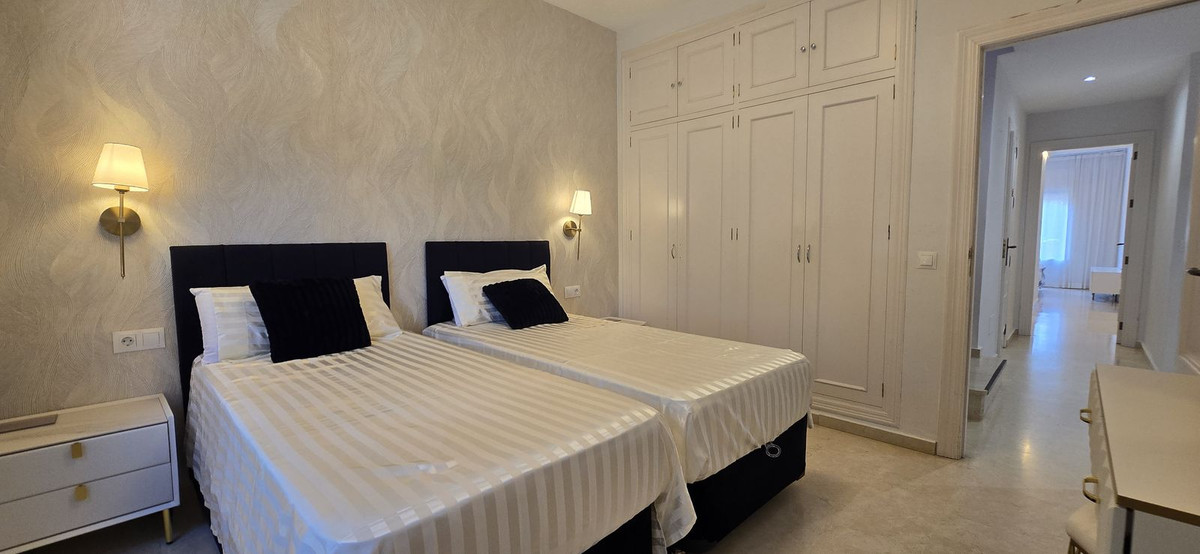 Appartement te koop in New Golden Mile | 3 slaapkamers H5463805