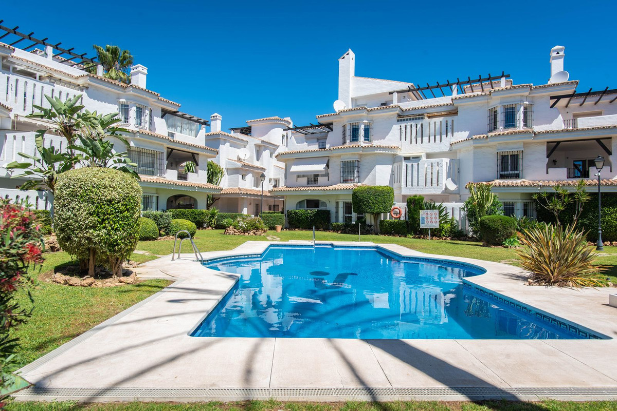Appartement te koop in Nueva Andalucía | 2 slaapkamers H5388883