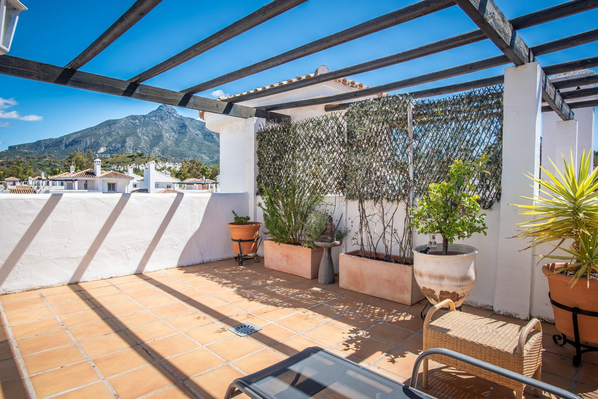 Appartement te koop in Nueva Andalucía | 2 slaapkamers H5388883