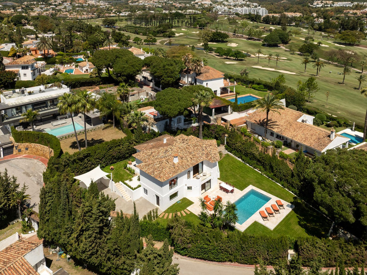 Huis te koop in Nueva Andalucía | 4 slaapkamers H5430469