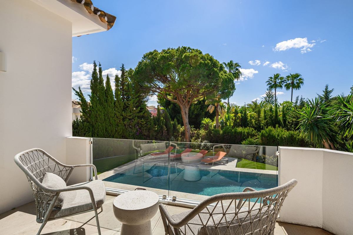 Huis te koop in Nueva Andalucía | 4 slaapkamers H5430469
