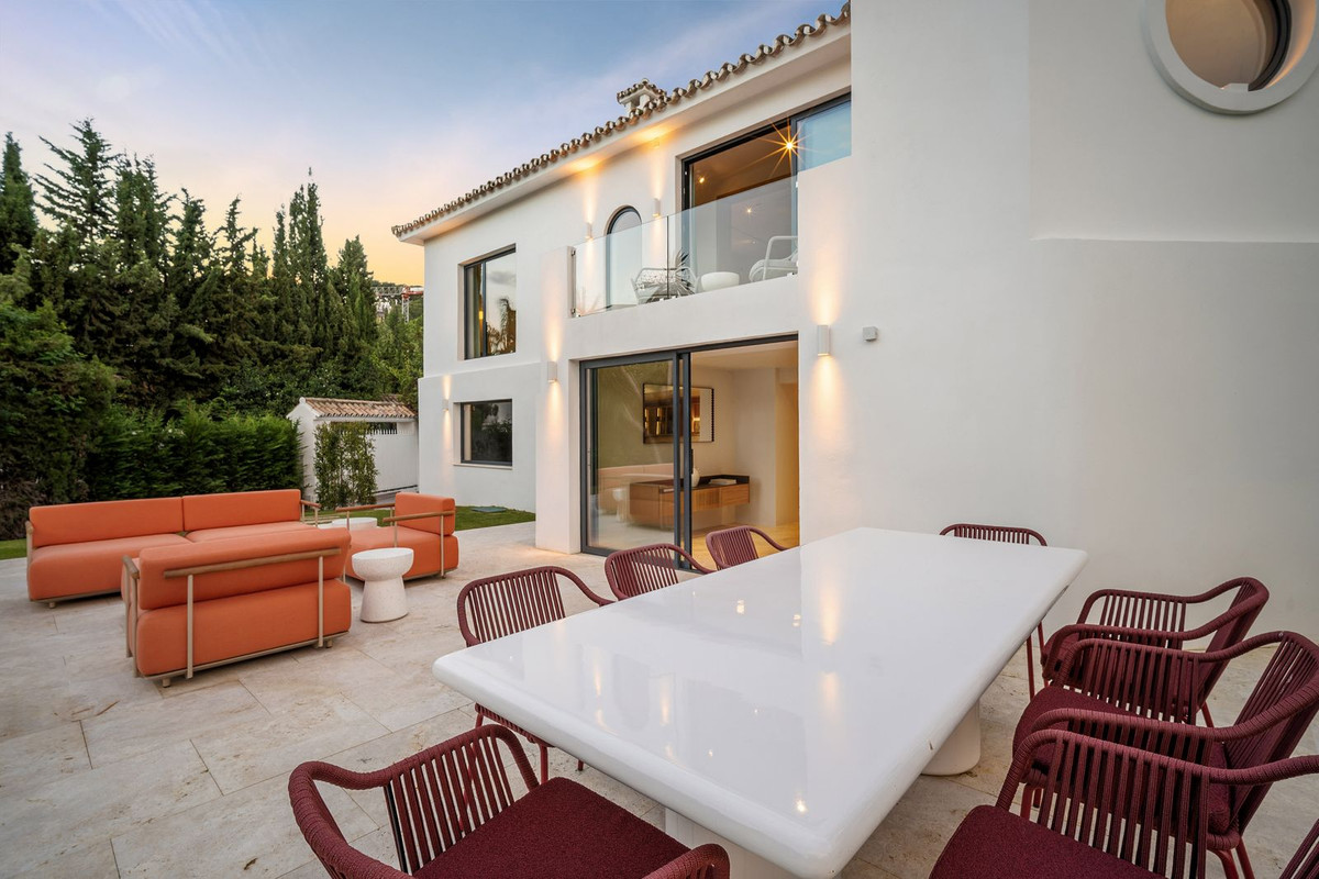 Huis te koop in Nueva Andalucía | 4 slaapkamers H5430469