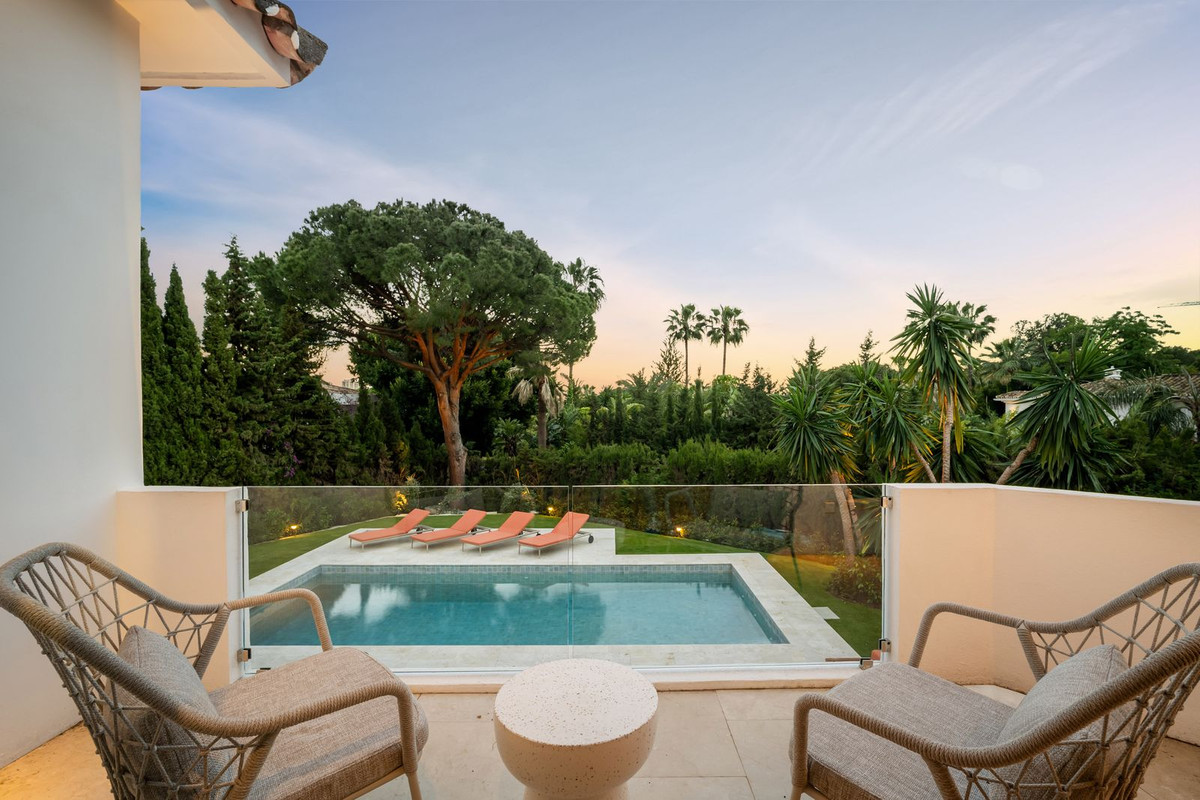 Huis te koop in Nueva Andalucía | 4 slaapkamers H5430469