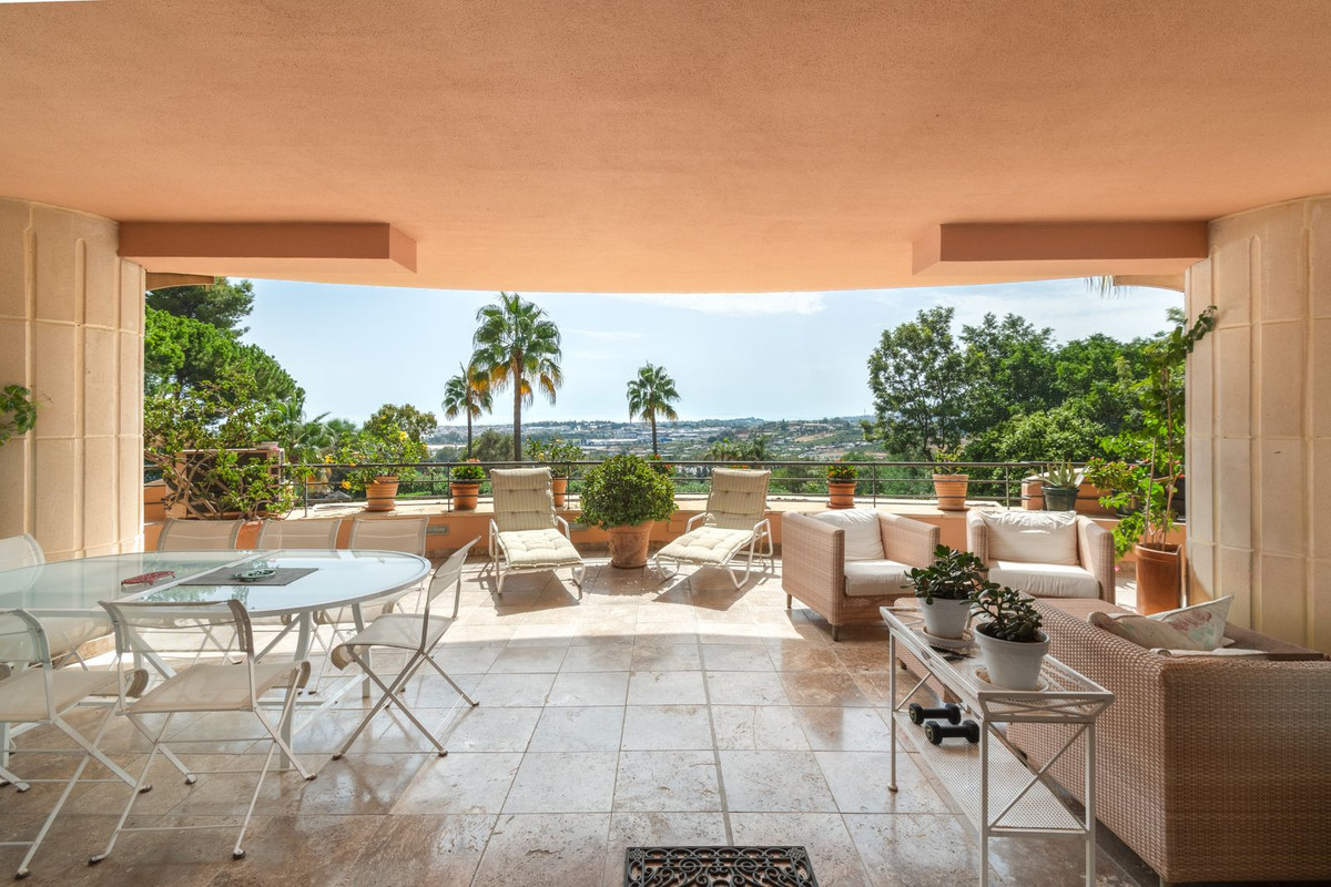 Commercieel te koop in Nueva Andalucía | 3 slaapkamers H5484340