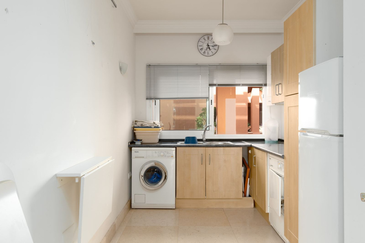 Commercieel te koop in Nueva Andalucía | 3 slaapkamers H5484340
