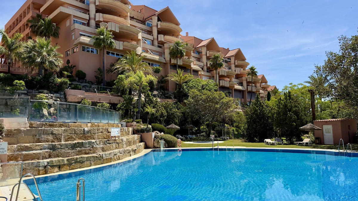 Commercieel te koop in Nueva Andalucía | 3 slaapkamers H5484340