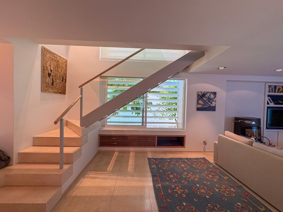 Commercieel te koop in Nueva Andalucía | 2 slaapkamers H5486782