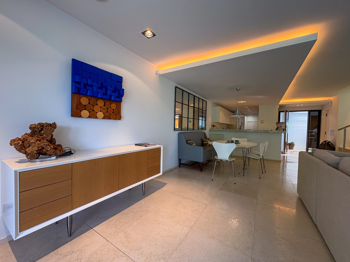 Commercieel te koop in Nueva Andalucía | 2 slaapkamers H5486782