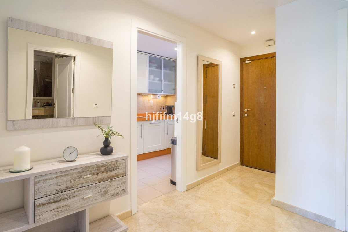 Appartement te koop in Nueva Andalucía | 2 slaapkamers H5494534
