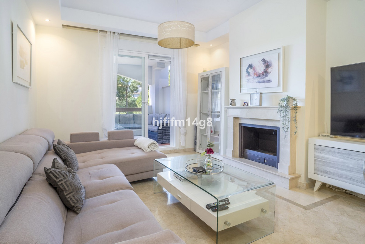 Appartement te koop in Nueva Andalucía | 2 slaapkamers H5494534