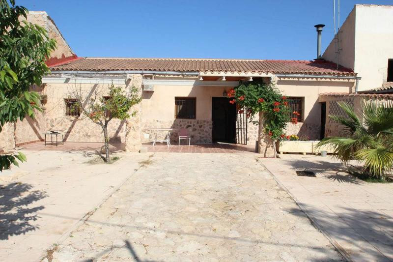 Bedrijfsgebouwen te koop in Pinoso | 4 slaapkamers H5395339