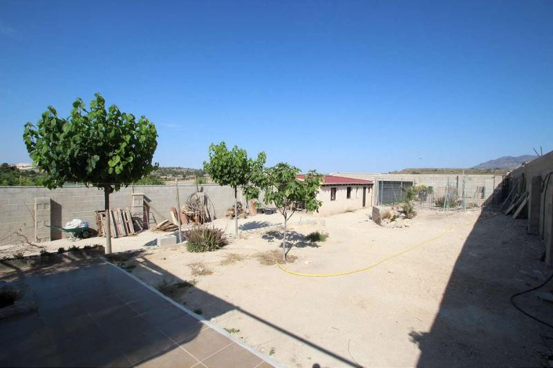 Bedrijfsgebouwen te koop in Pinoso | 4 slaapkamers H5395339