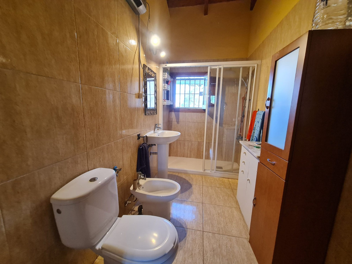 Bedrijfsgebouwen te koop in Pinoso | 4 slaapkamers H5395339