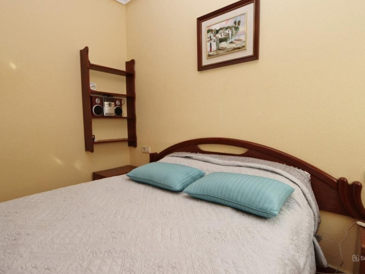 Huis te koop in Playa Flamenca | 4 slaapkamers H5397133