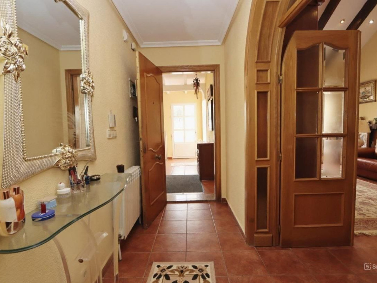 Huis te koop in Playa Flamenca | 4 slaapkamers H5397133