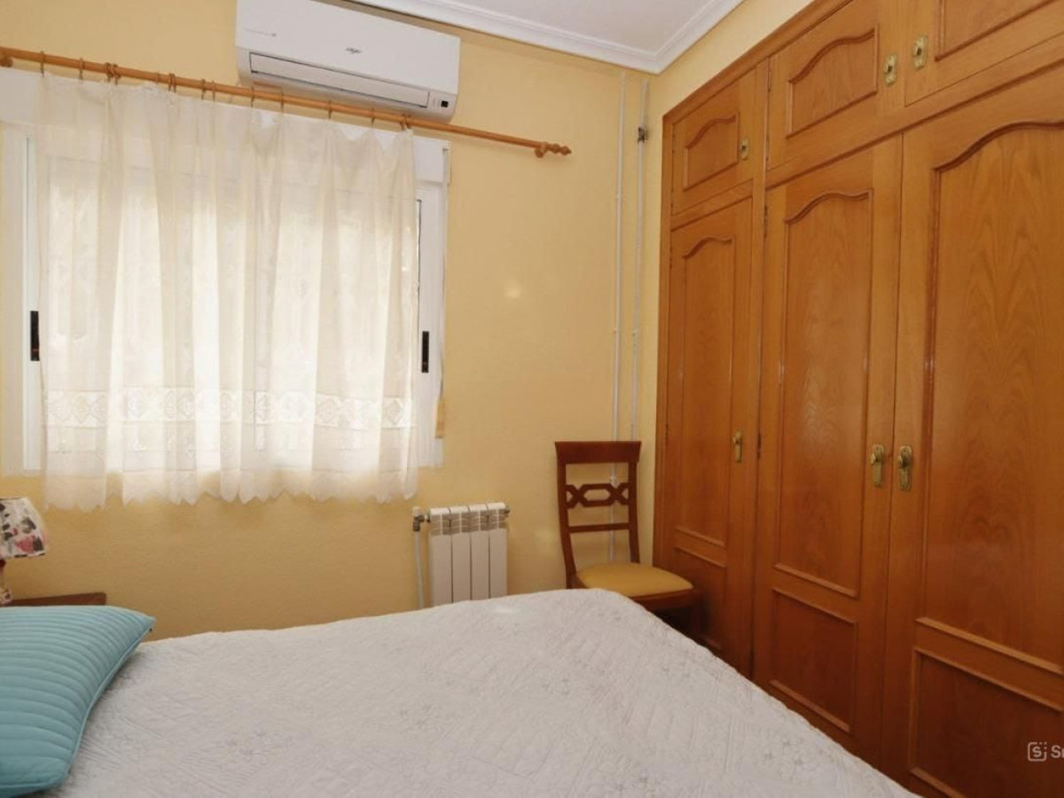 Huis te koop in Playa Flamenca | 4 slaapkamers H5397133