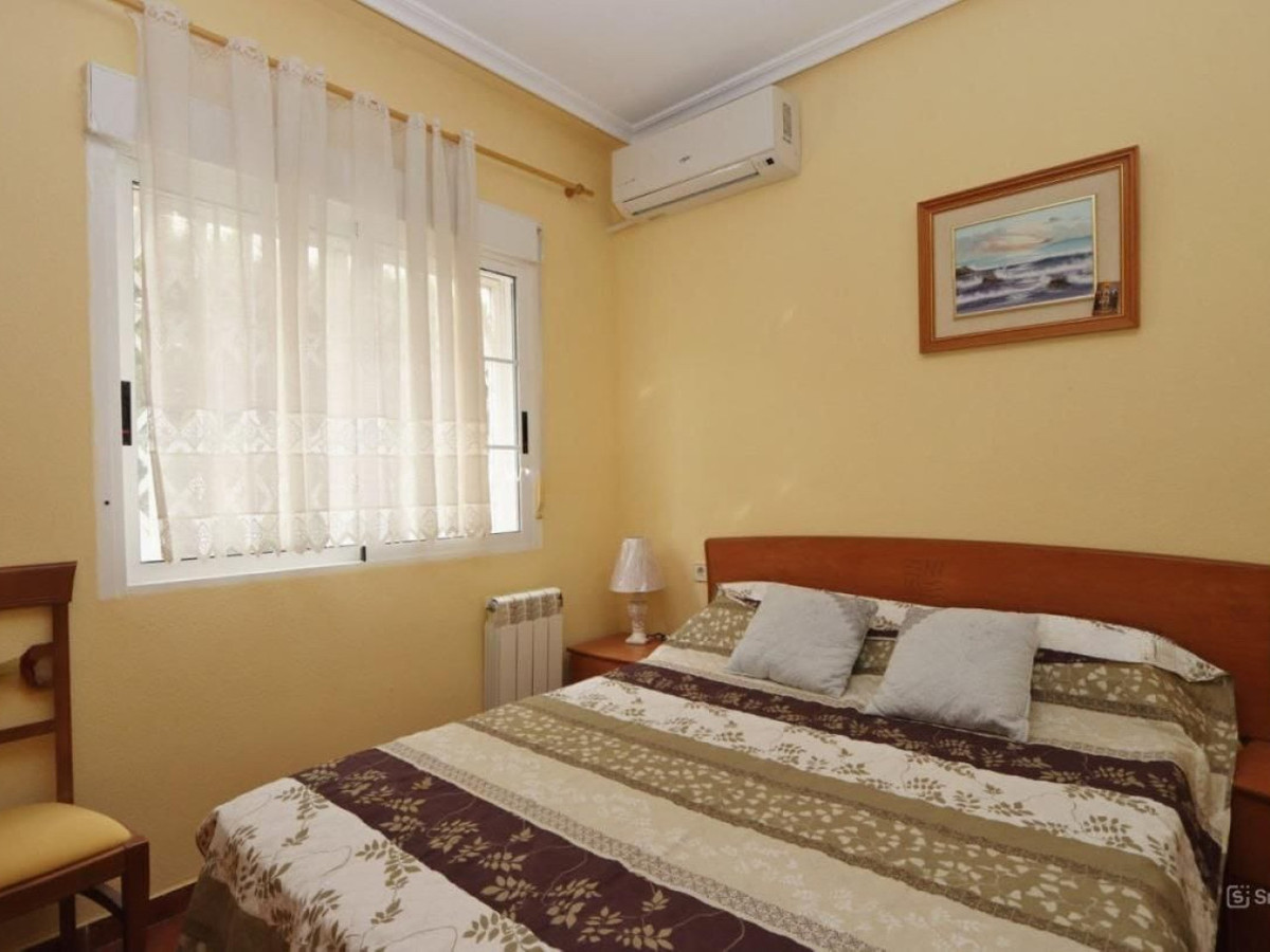 Huis te koop in Playa Flamenca | 4 slaapkamers H5397133