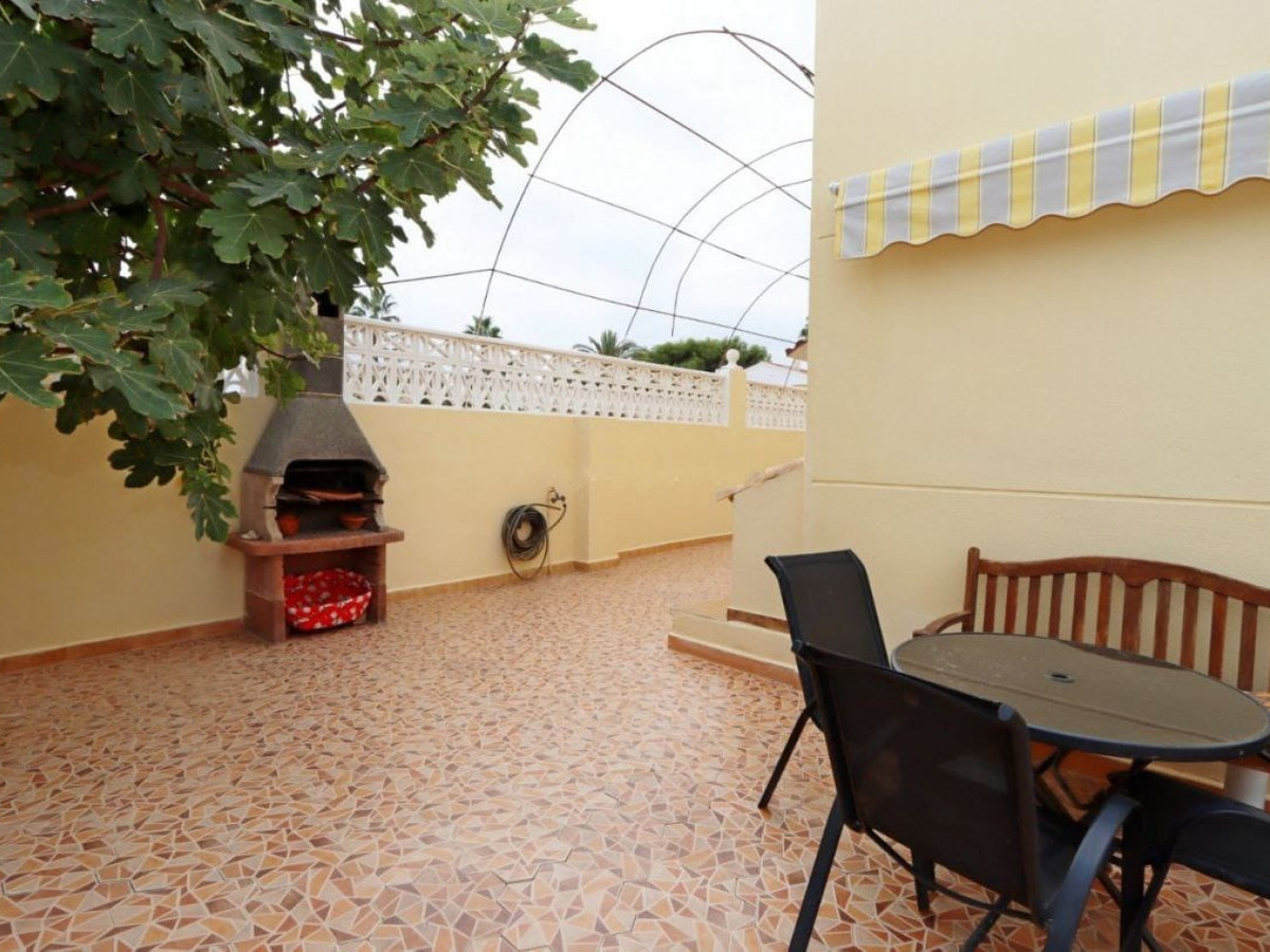 Huis te koop in Playa Flamenca | 4 slaapkamers H5397133
