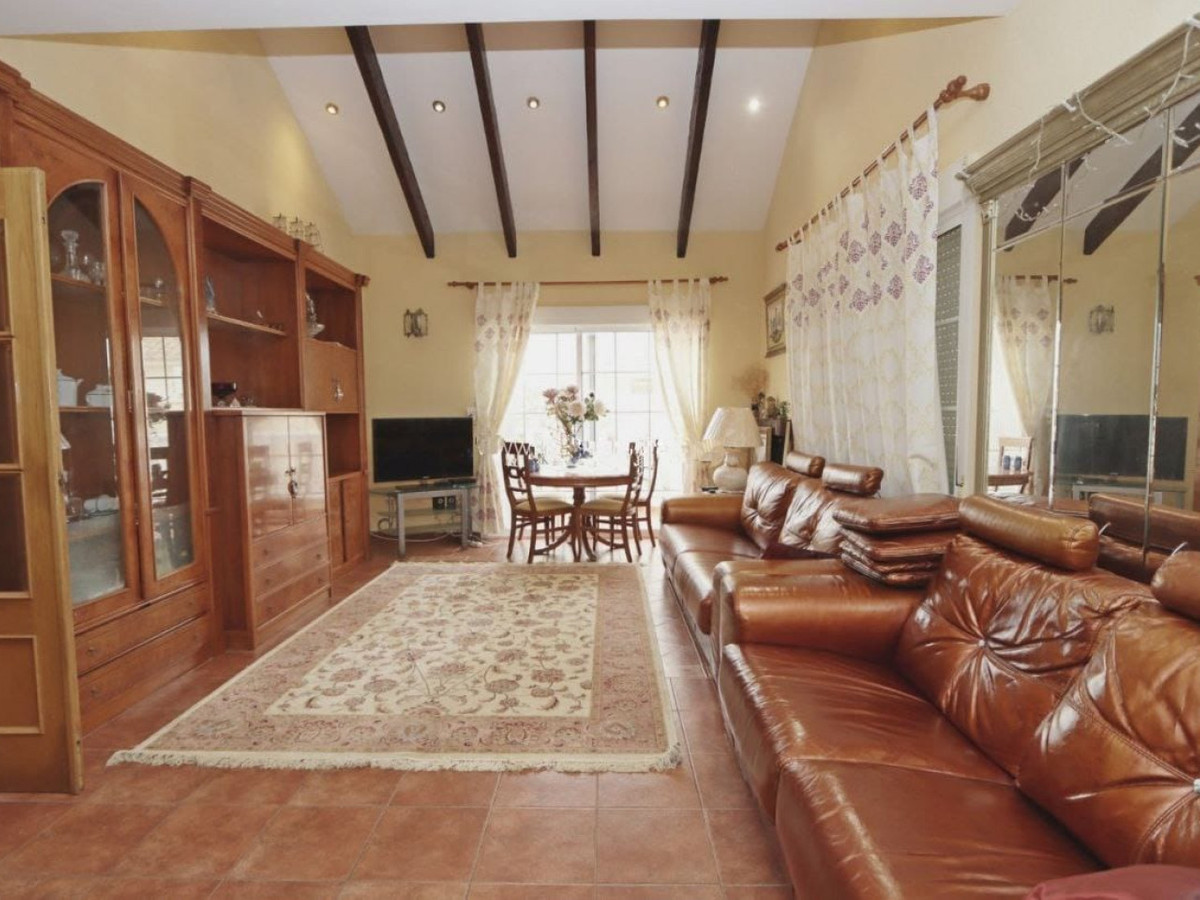 Huis te koop in Playa Flamenca | 4 slaapkamers H5397133