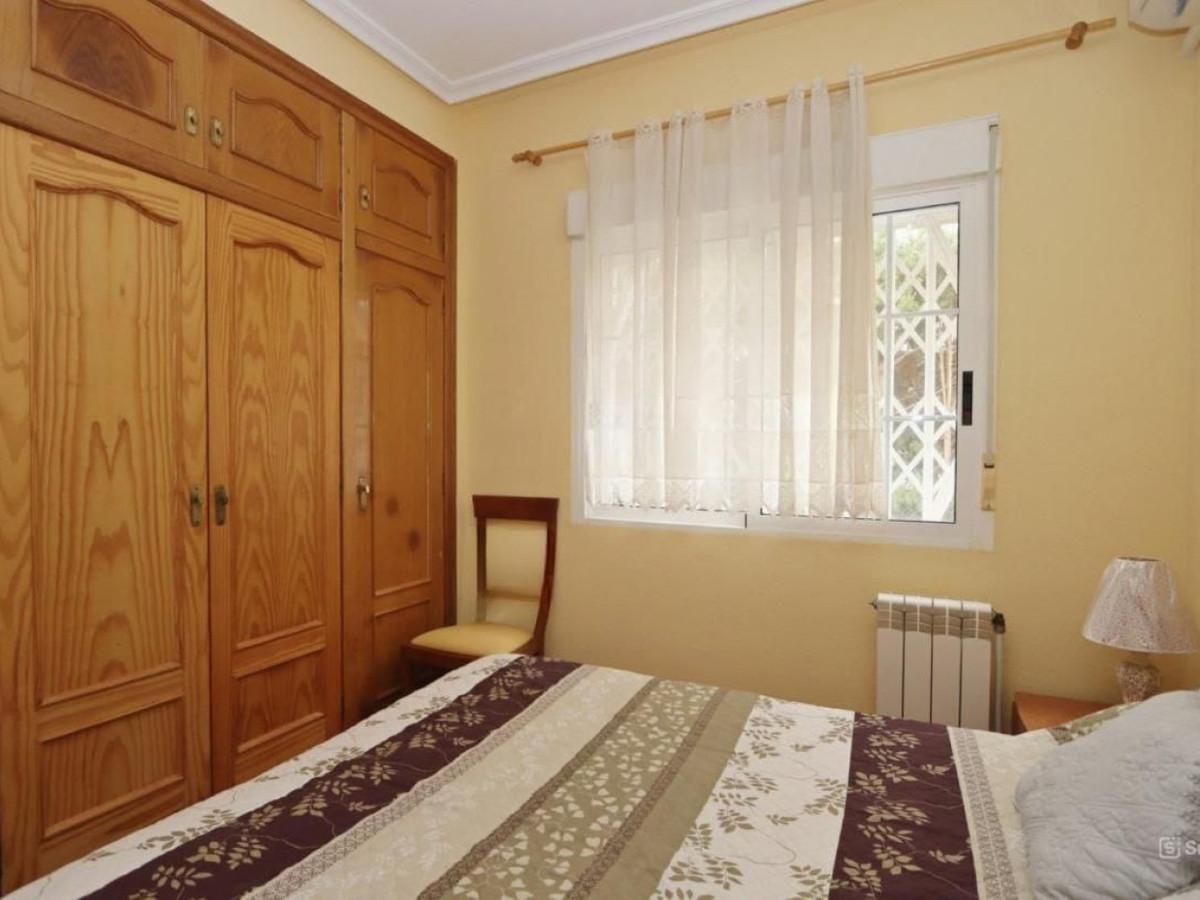 Huis te koop in Playa Flamenca | 4 slaapkamers H5397133