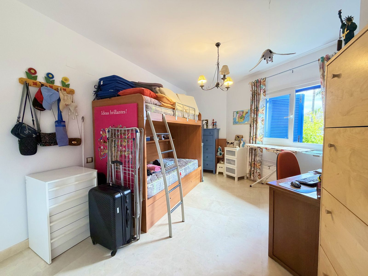 Appartement te koop in San Luis de Sabinillas | 3 slaapkamers H5255581