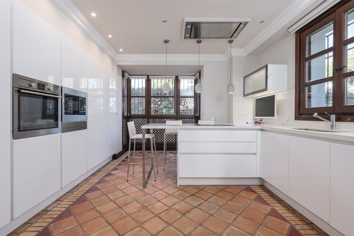 Huis te koop in Sierra Blanca | 6 slaapkamers H5293477