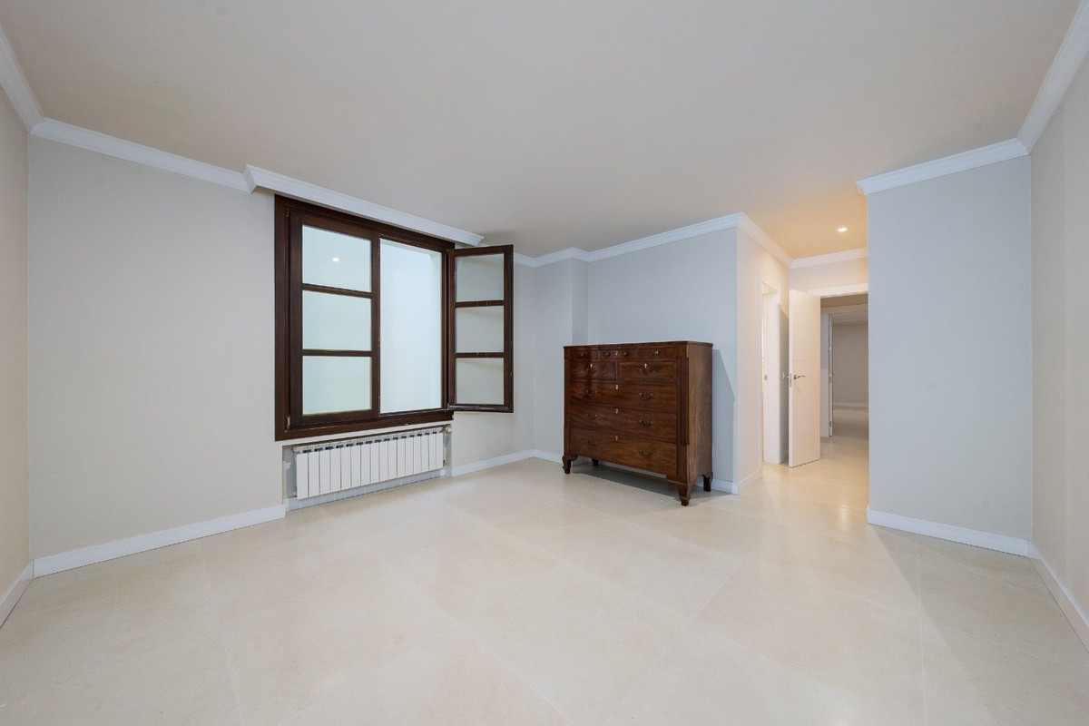 Huis te koop in Sierra Blanca | 6 slaapkamers H5293477