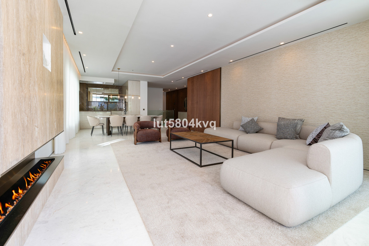 Appartement te koop in The Golden Mile | 4 slaapkamers H5075737