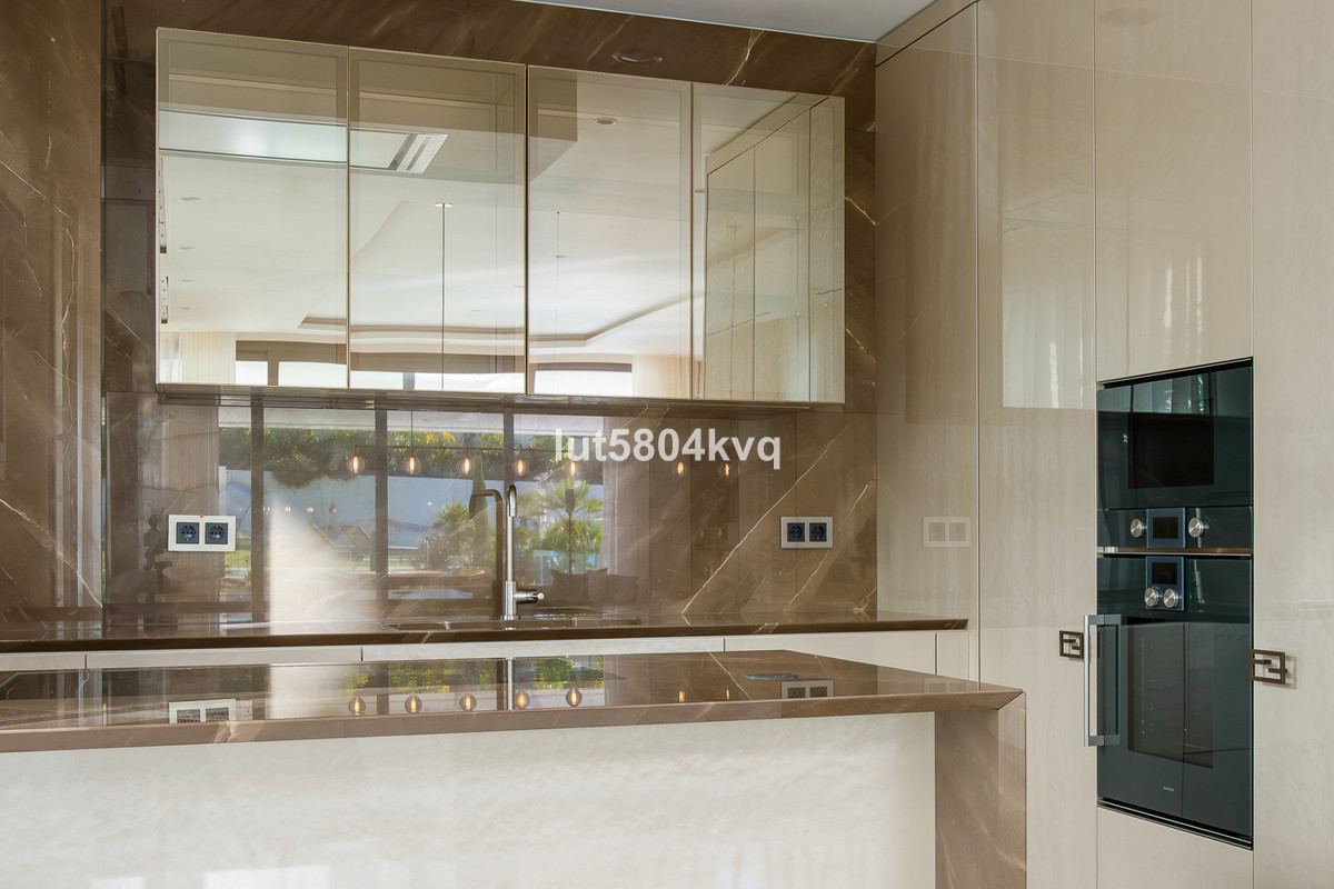 Appartement te koop in The Golden Mile | 4 slaapkamers H5075737