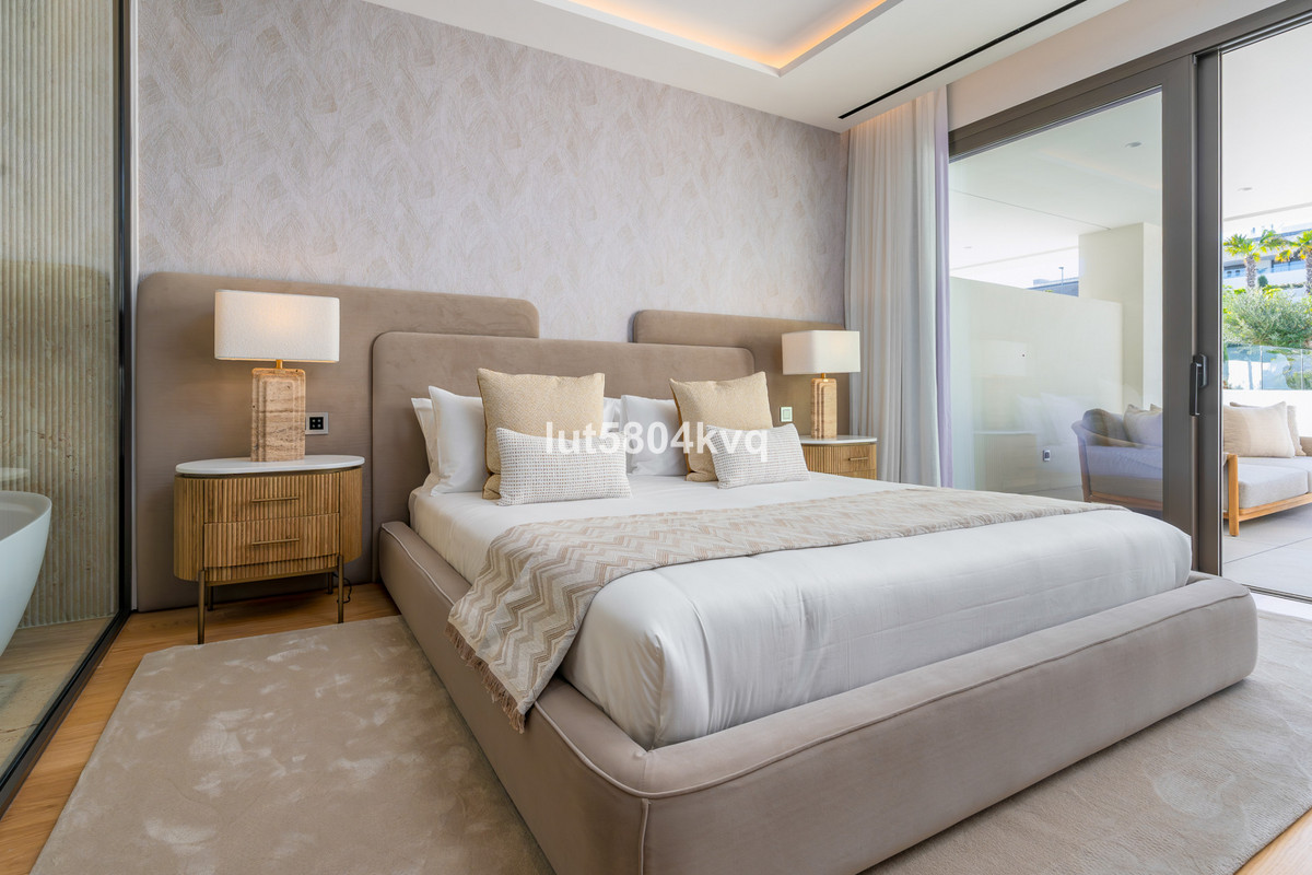 Appartement te koop in The Golden Mile | 4 slaapkamers H5075737