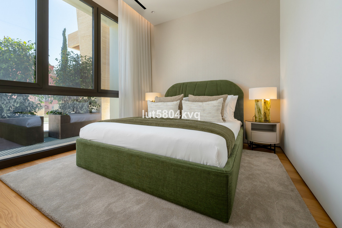 Appartement te koop in The Golden Mile | 4 slaapkamers H5075737