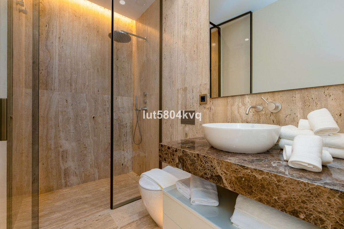 Appartement te koop in The Golden Mile | 4 slaapkamers H5075737