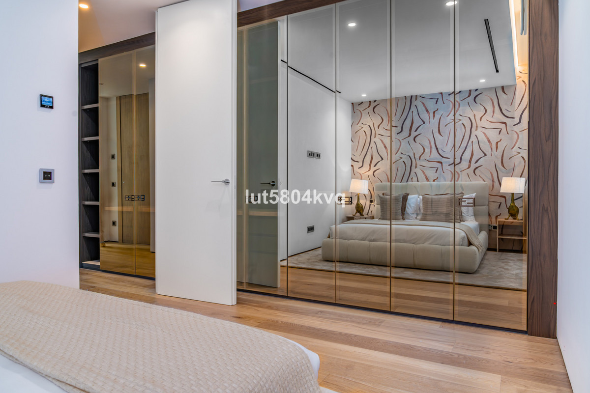 Appartement te koop in The Golden Mile | 4 slaapkamers H5075737