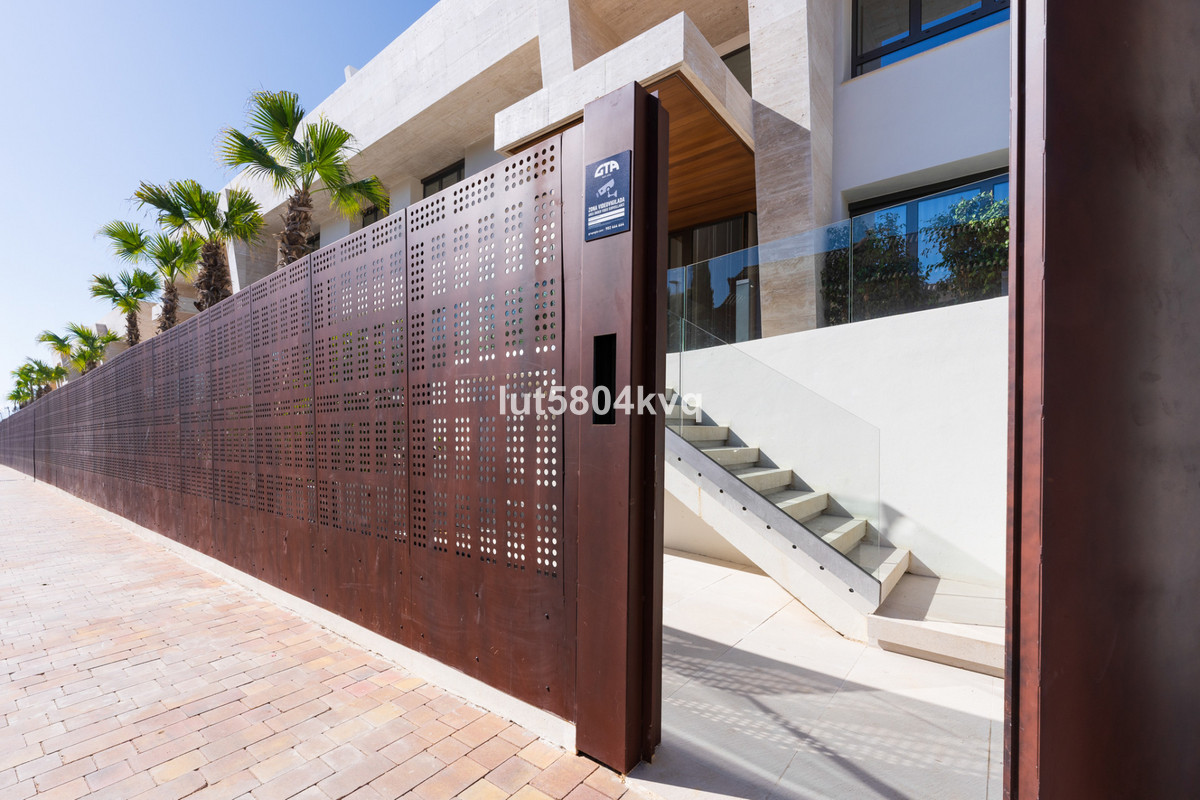 Appartement te koop in The Golden Mile | 4 slaapkamers H5075737