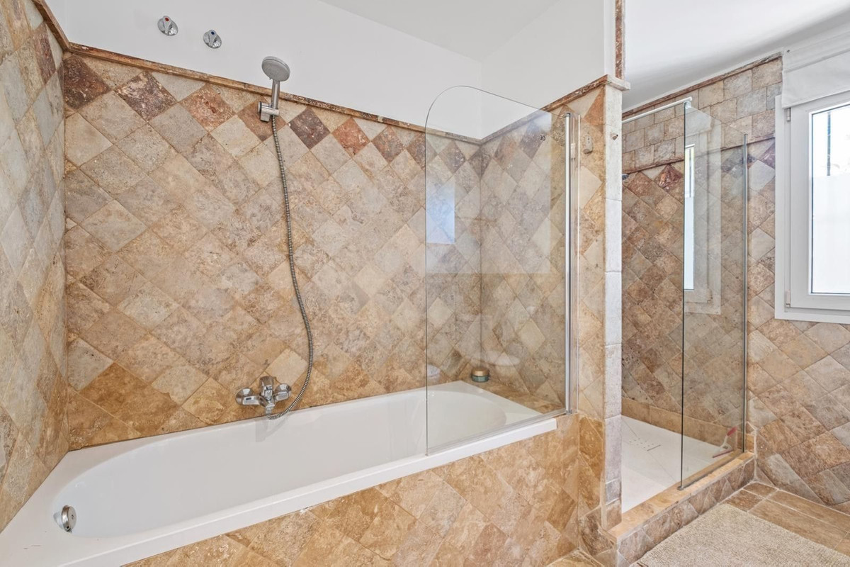 Appartement te koop in The Golden Mile | 3 slaapkamers H5291836