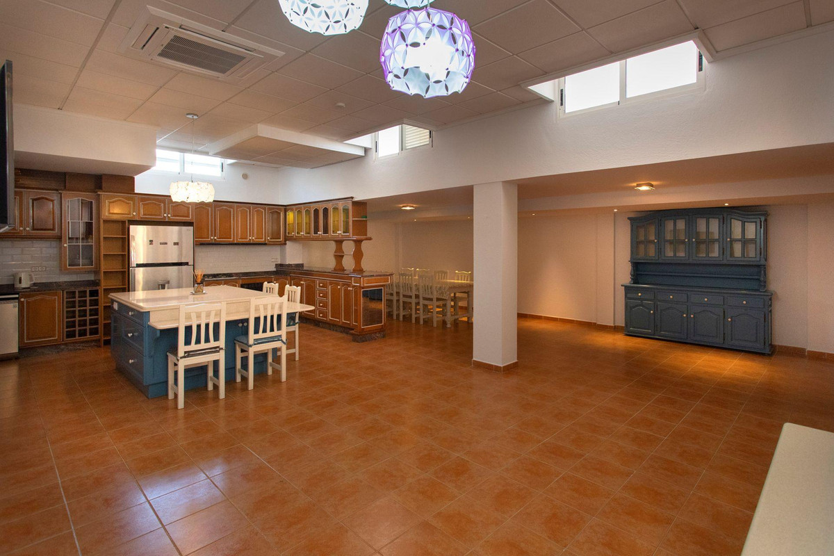Restaurant te koop in Torrevieja | 4 slaapkamers H5484781