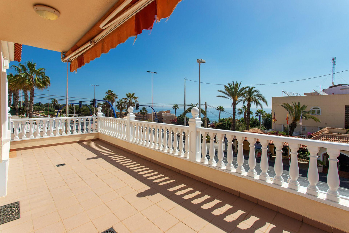 Restaurant te koop in Torrevieja | 4 slaapkamers H5484781