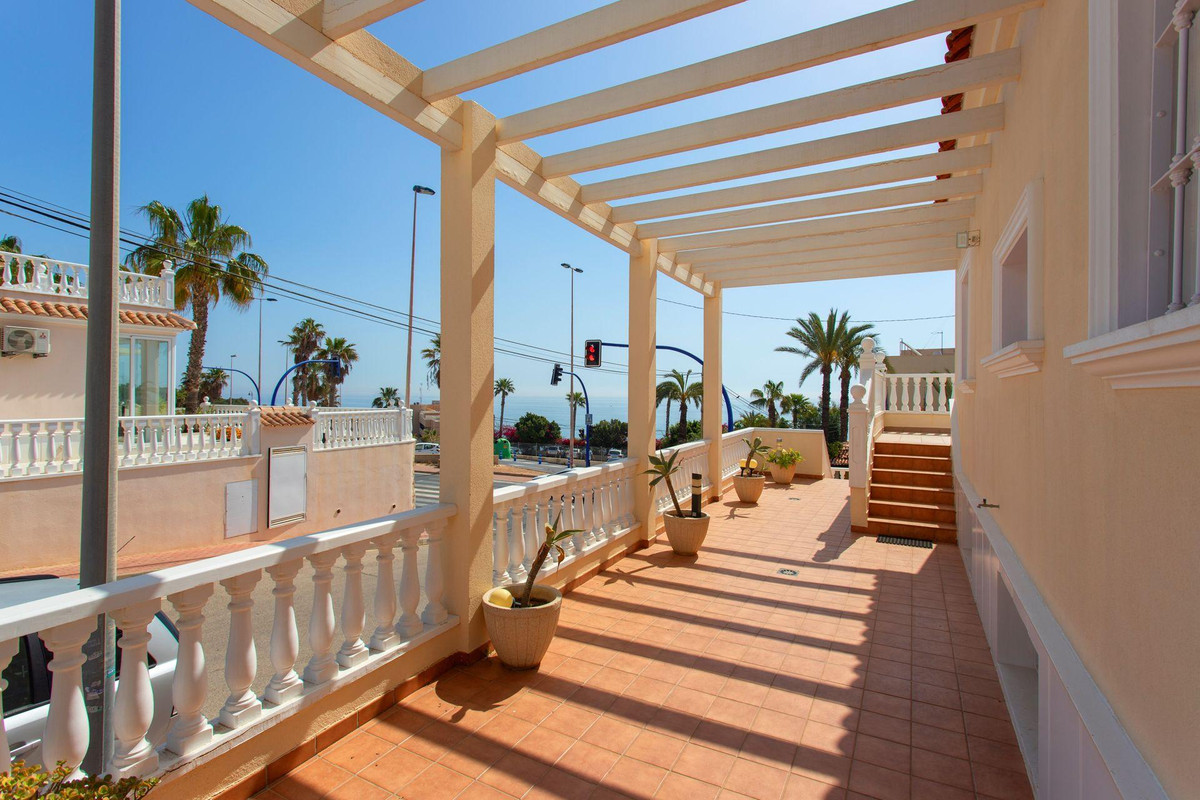 Restaurant te koop in Torrevieja | 4 slaapkamers H5484781