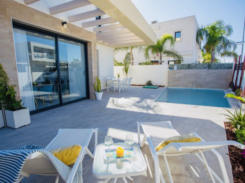 Detached chalet te koop in Los Montesinos | 3 slaapkamers H248363