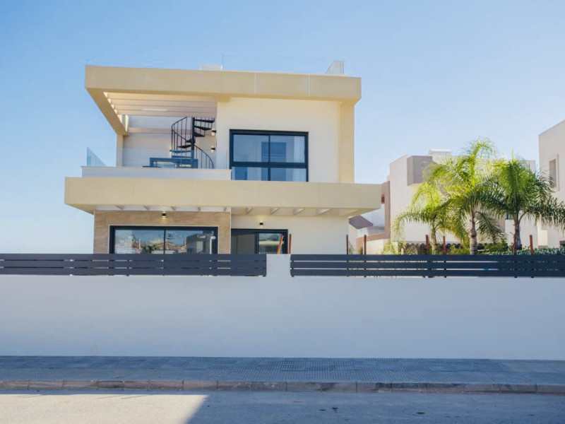 Detached chalet te koop in Los Montesinos | 3 slaapkamers H248363