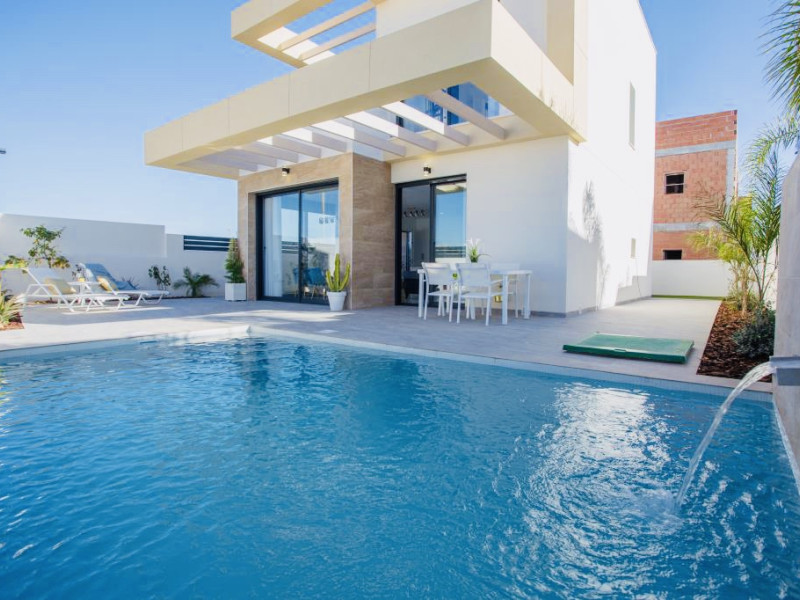 Detached chalet te koop in Los Montesinos | 3 slaapkamers H248363