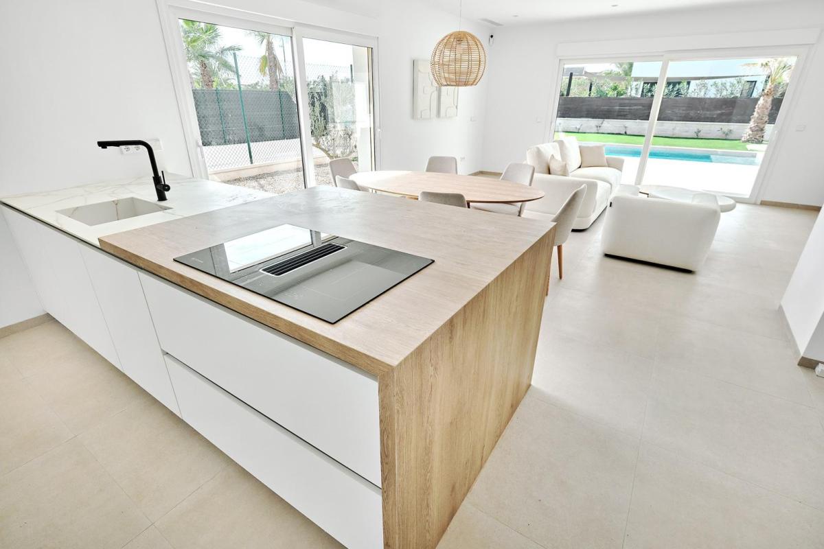 Detached chalet te koop in Los Montesinos | 3 slaapkamers H334268