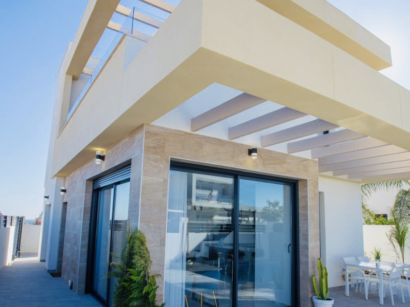 Detached chalet te koop in Los Montesinos | 3 slaapkamers H400098