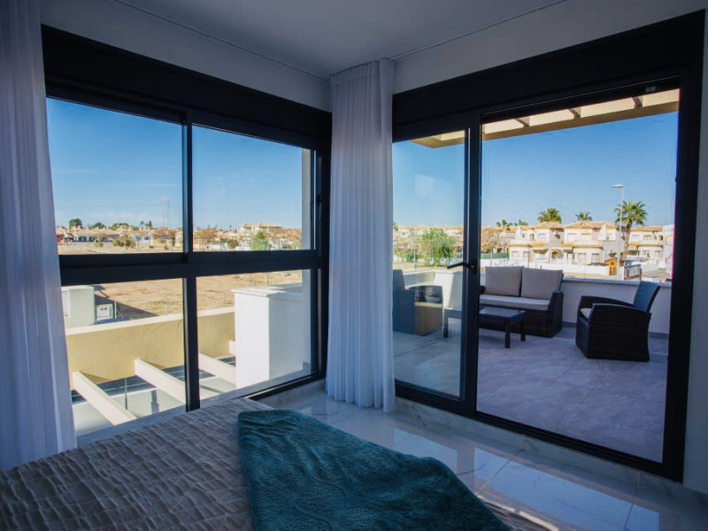 Detached chalet te koop in Los Montesinos | 3 slaapkamers H400098