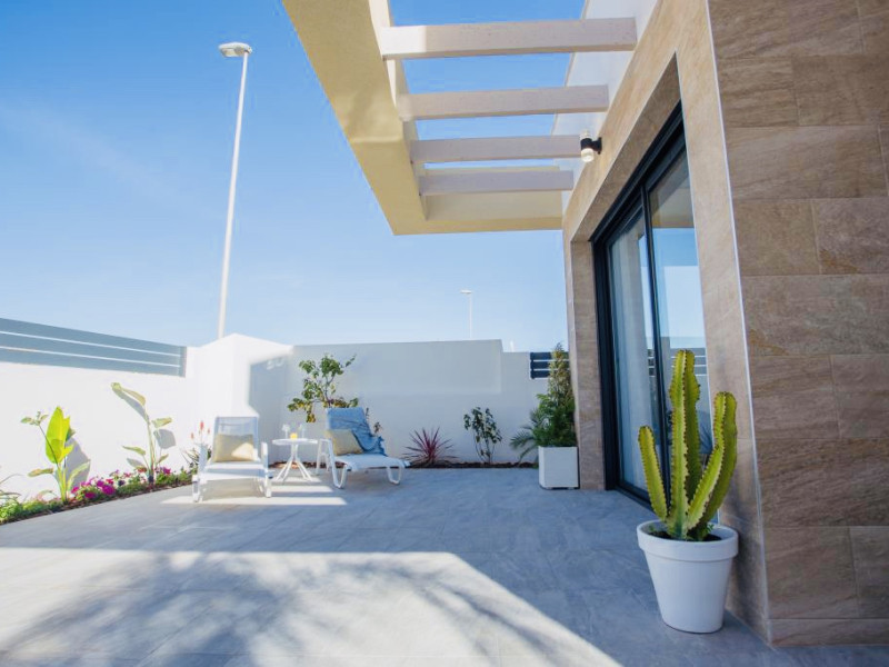 Detached chalet te koop in Los Montesinos | 3 slaapkamers H400098