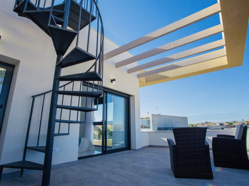 Detached chalet te koop in Los Montesinos | 3 slaapkamers H400098