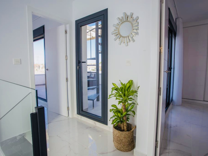 Detached chalet te koop in Los Montesinos | 3 slaapkamers H400098