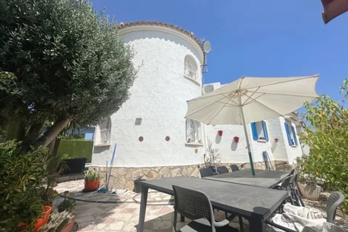 Villa te koop in Els Poblets | 4 slaapkamers HI8226